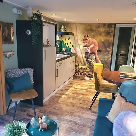 Verblijf Midden In De Natuur In De Jagershut! Chalet Hattemerbroek